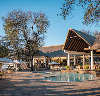 LODGE-BASED SAFARIS